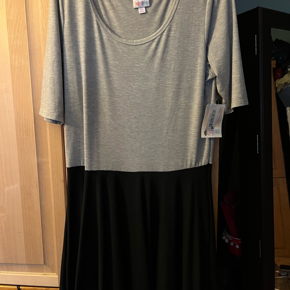 NWT two tone 2XL Lularoe Nicole